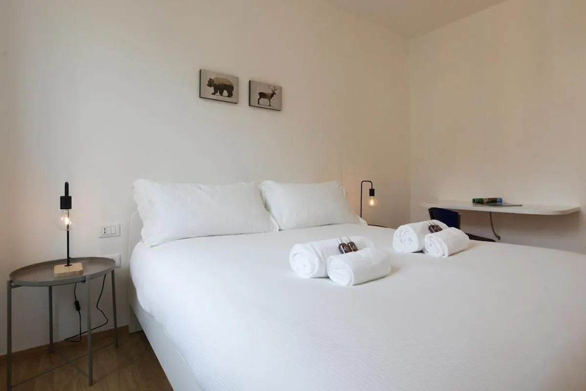 Hacca Collection - Milanese 2Br In Porta Venezia Apartment 0*, Milan